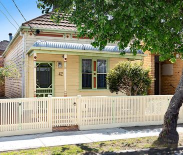 Cute Period Style Home - Photo 6