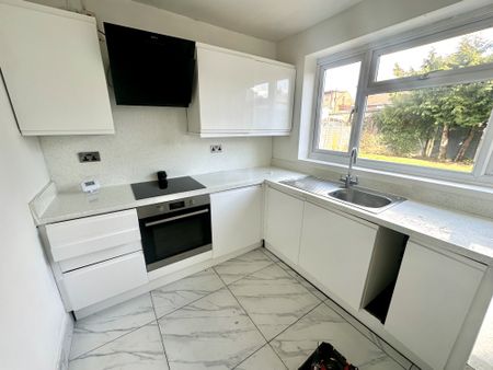 Rushdene Close, Greater London, UB5 - Photo 5