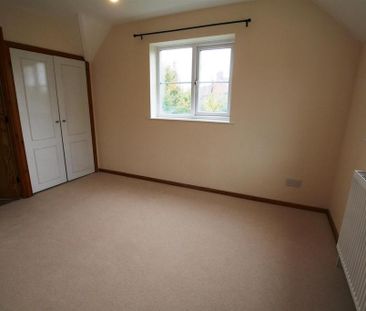 4 bedroom detached house to rent - Photo 4