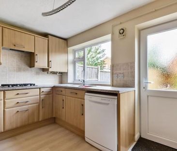 2 bedroom end of terrace house to rent - Photo 1