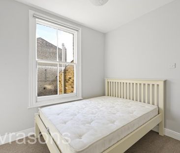 3 bedroom flat to rent - Photo 6