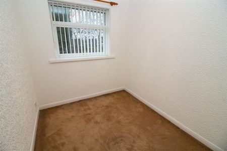 3 Bedroom House - Semi-Detached - Photo 4