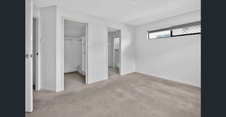 Stylish Townhouse in Prime Bulimba Location - Photo 5