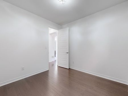 For Lease - 59 Westfield Drive, Whitby, Ontario - Photo 4