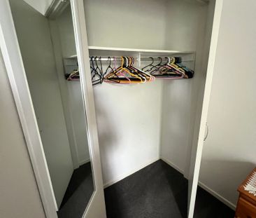 Lovely Banks - Photo 5