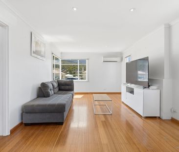 Warm and Welcoming Home - Photo 2