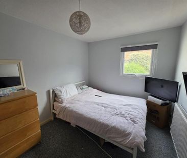 House share to rent - Photo 2