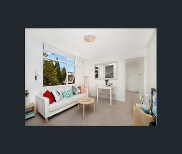 Light 1 bedroom Apartment in Premier Village Setting - Photo 1