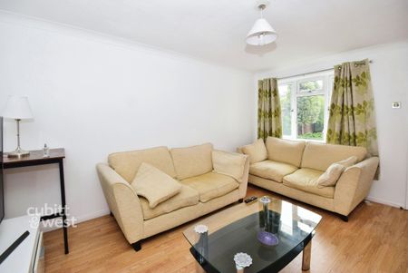 4 bedroom end of terrace house to rent - Photo 4