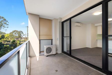 Modern North-Facing Apartment Offering Privacy, Light & Prime Convenience - Photo 4