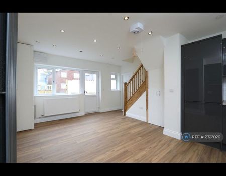 2 bedroom semi-detached house to rent - Photo 2