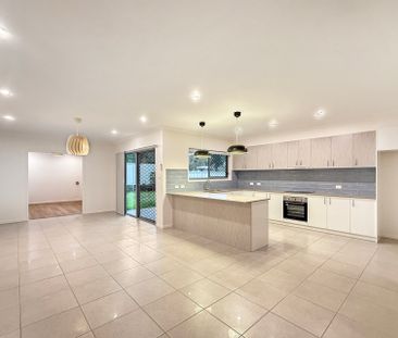 53 Walkers Road, - Photo 6