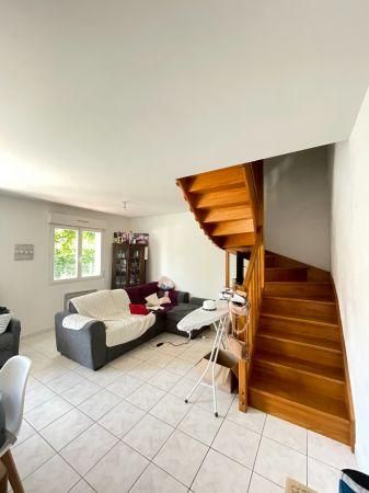 Location - Maison - 5 pièces - 95.00 m² - saint Etienne De Tulmont - Photo 2