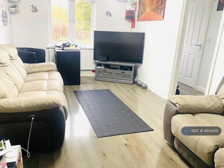 3 bedroom end of terrace house to rent - Photo 4