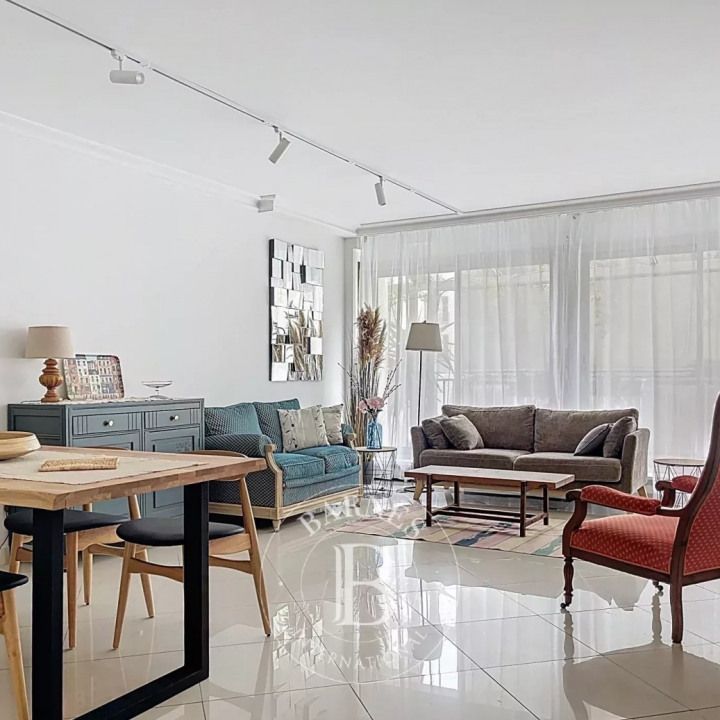 Appartement • Louis Blanc-Aqueduc - Photo 1