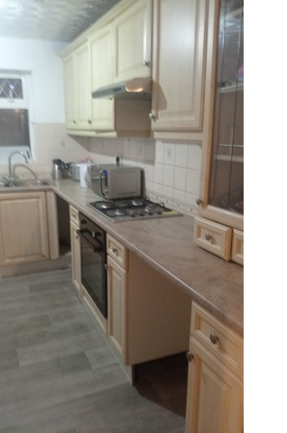 1 bedroom in a house share to rent - Photo 5