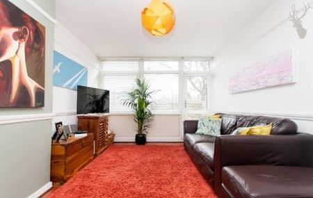 3 Bed Flat, Tomlinson Close, E2 - Photo 4