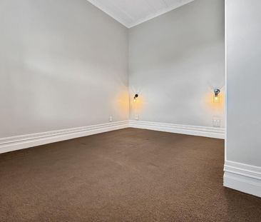 Fully Fenced Sunny Character Home - Photo 3