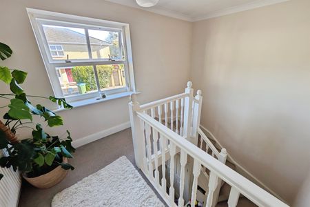 Edwin Jones Green, SO15 - Photo 2