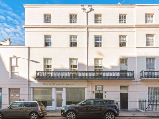 A luxuriously appointed two bedroom apartment in this converted period building in Belgravia benefitting from wood flooring and contemporary style furnishing. - Photo 1