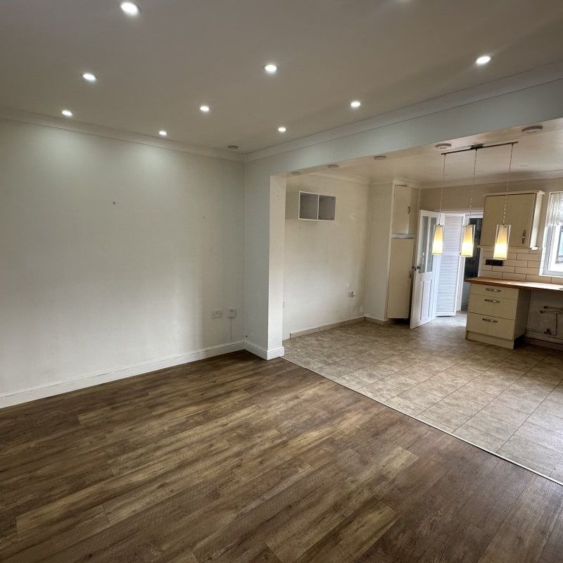 Dickens Avenue, GREAT YARMOUTH - Photo 1