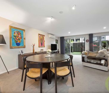 One of Southport's Largest Apartments | Private Courtyard Living & ... - Photo 1