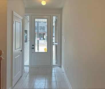 For Lease - 120 Tennant Circle, Vaughan, Ontario - Photo 6