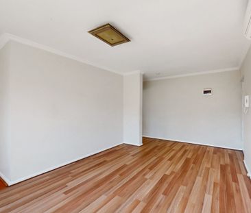Ground Floor Unit with Large Private Courtyard - Photo 2