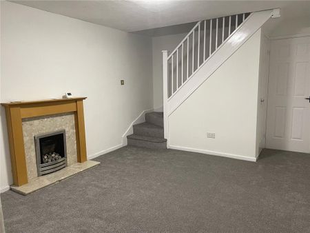 2 bedroom semi-detached house to rent - Photo 2