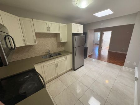 For Lease - 341 Lakeshore Road Unit# 2, Oakville, Ontario - Photo 5