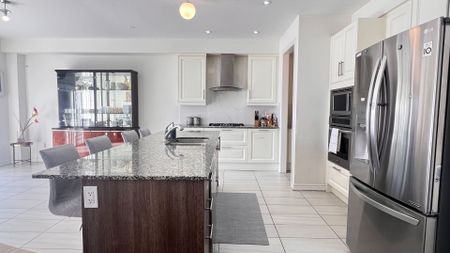 For Lease - 105 Elephant Hill Drive, Clarington, Ontario - Photo 2