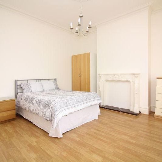 2 bedroom ground floor flat to rent - Photo 1