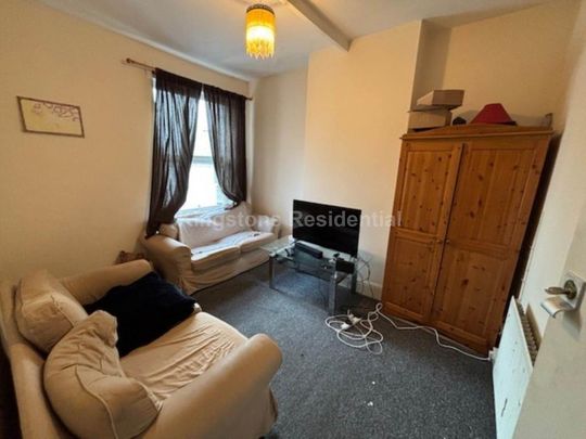 3 bedroom flat to rent - Photo 1