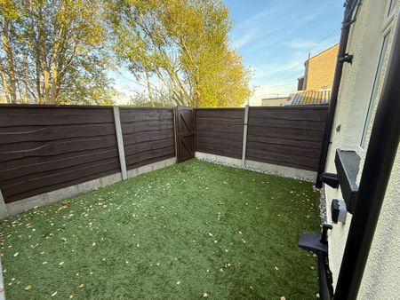 James Street North, Radcliffe - Photo 4