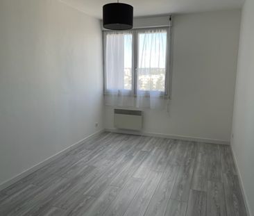 BELLEVUE PROCHE FACS APPARTEMENT TYPE 2 RENOVE 45 M2 - Photo 3