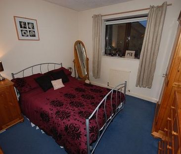 2 bedroom semi-detached house to rent - Photo 4