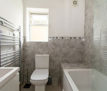 2 Bed House on Coombe Avenue - Photo 6
