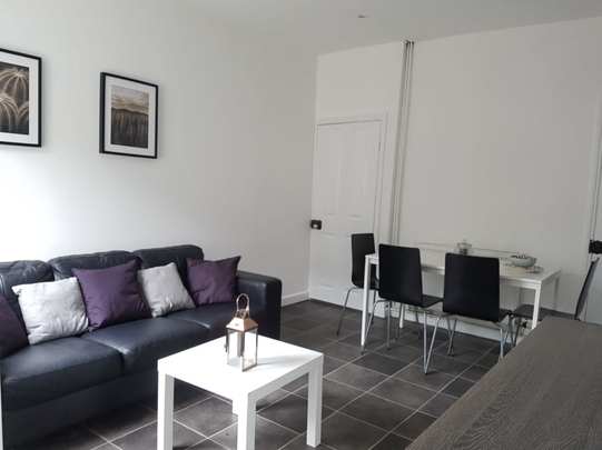 3 bedroom terraced house to rent - Photo 1