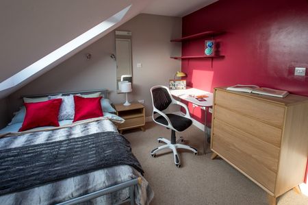 6 Bed End Terrace, Kimbolton Avenue, NG7 - Photo 4