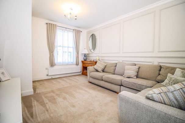 3 bedroom semi-detached house to rent - Photo 1