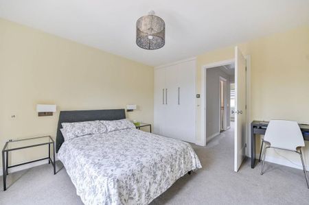 2 bedroom semi-detached house to rent - Photo 2