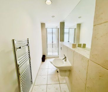 2 bedroom flat to rent - Photo 2
