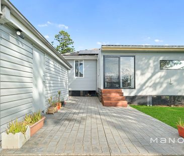 Stylish Renovated Home in a Quiet, Convenient Setting - Photo 6