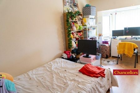 5 bedroom semi-detached house to rent - Photo 2