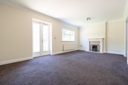 5 bedroom detached house to rent - Photo 3