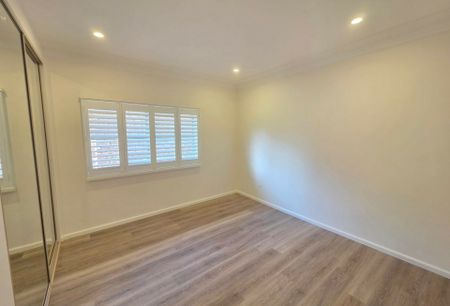 Available 14 November - Photo 5