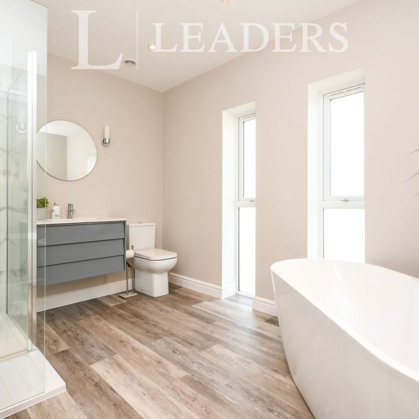 4 bedroom bungalow to rent Twin Oaks Drive, Sutton-in-Ashfield, NG17 - Photo 1