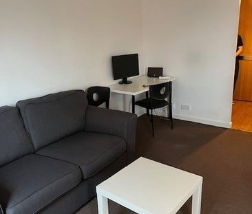 Studio Flat, Blackfriars Road, G1 - Photo 1