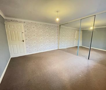 3 bedroom Detached House to let - Photo 5