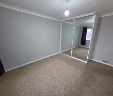3 bedroom end of terrace house to rent - Photo 6